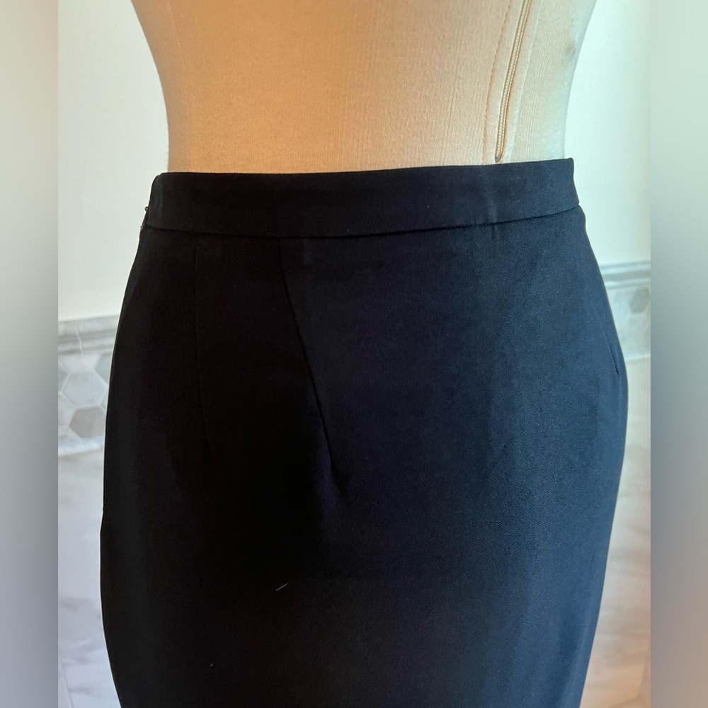 LOFT Flower Design Side Slits Navy Red Torques Skirt Sz 8 - Picture 5 of 10